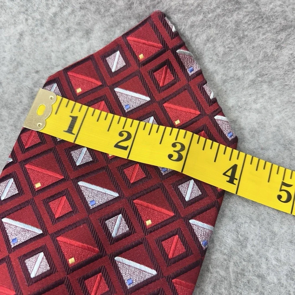 XMI Classic Silk Tie Red Geometric Jacquard‎ Woven Made In Italy 61 x 4